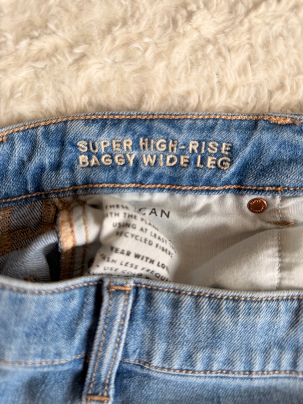 American Eagle Dreamy Drape Stretch Super High Rise Baggy Wide Leg Jeans Size 00 - Picture 3 of 4